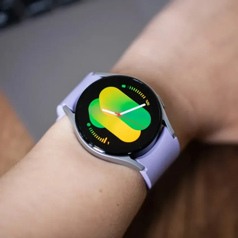ساعت هوشمند ۴۰ میلیمتری سامسونگ مدل Galaxy Watch ۵ با بند سیلیکونی