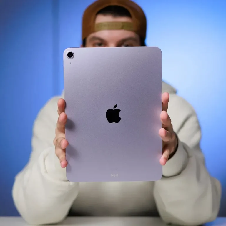 تبلت ۱۱ اینچ اپل مدل iPad Air ۲۰۲۶ M۴ Wi-Fi ظرفیت ۱۲۸ گیگابایت و رم ۱۲ گیگابایت، رزولوشن دوربین اصلی ۱۲ مگاپیکسل، پشتیبانی از قلم و کیبورد
