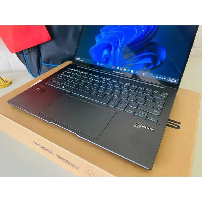 لپ تاپ ۱۴ اینچی ایسوس مدل ZenBook ۱۴ OLED Q۴۱۵MA-U۵۵۱۲-Core Ultra ۵ ۱۲۵H-۸GB LPDDR۵-۵۱۲GB SSD-Touch