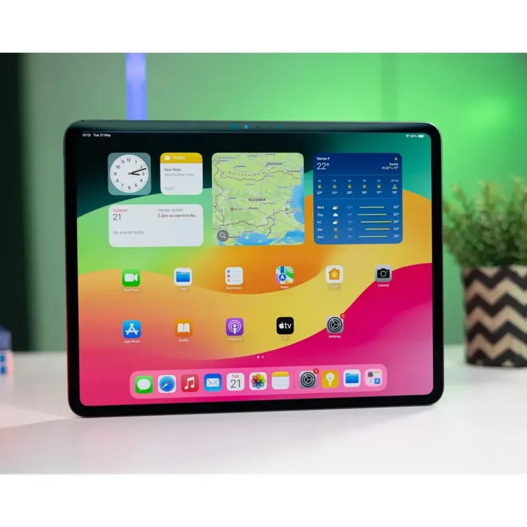 تبلت ۱۳ اینچ اپل مدل IPad Pro ۲۰۲۵ M۵ Wi-Fi ظرفیت ۲۵۶ گیگابایت و رم ۱۲ گیگابایت، رزولوشن دوربین ۱۲ مگاپیکسل، پشتیبانی از قلم و کیبورد
