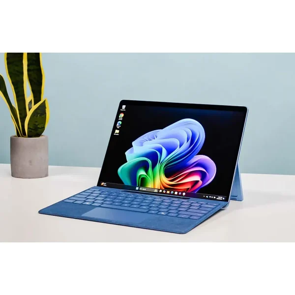 تبلت 13 اینچی مایکروسافت مدل Surface Pro 11-Snapdragon X Elite OLED ظرفیت 1 ترابایت و رم 16 گیگابایت به همراه کیبورد Surface Pro Copilot و قلم Slim Pen 2 - تصویر 20